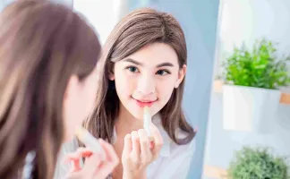 5 Rekomendasi Obat untuk Mengatasi Bibir Pecah-Pecah